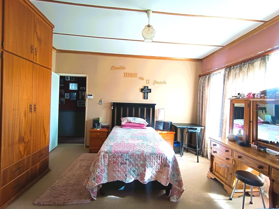 5 Bedroom Property for Sale in Hospitaalpark Free State